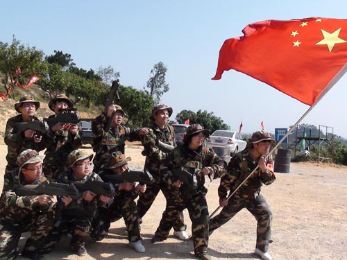 周末帶上M子一起來(lái)玩刺激的真人CS野戰(zhàn)吧！等你哦！